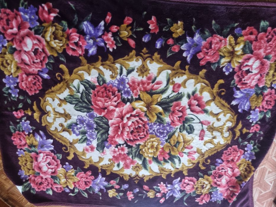 Продам пледы разные