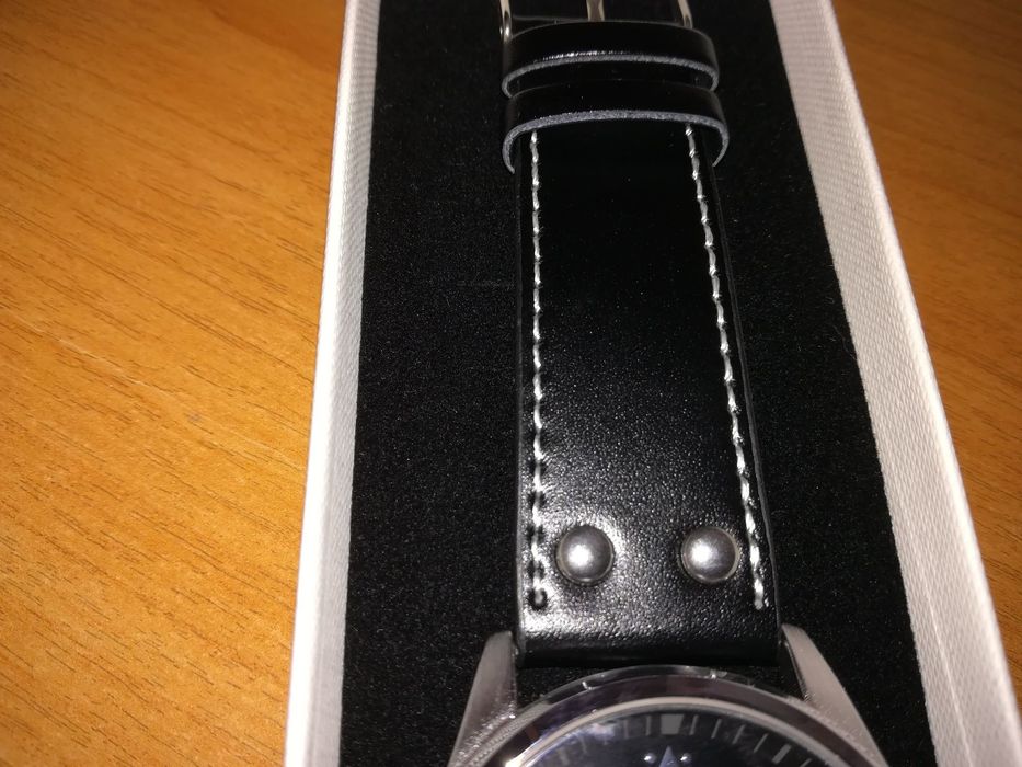 **Наручные часы**