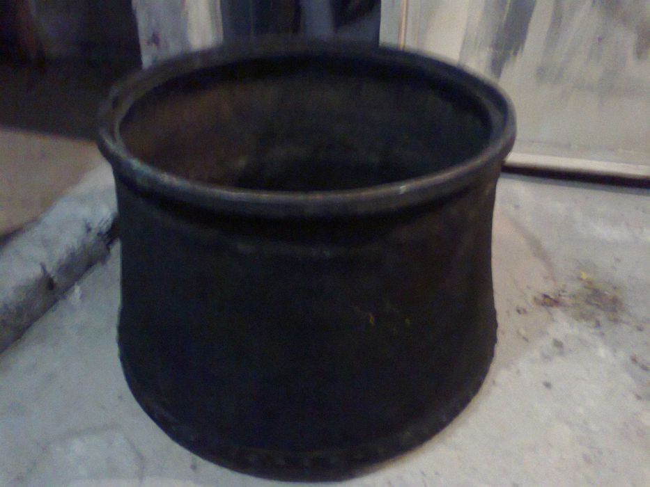 Продавам два котела бакърени стари