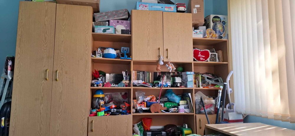 Продавам обзавеждане за детска стая