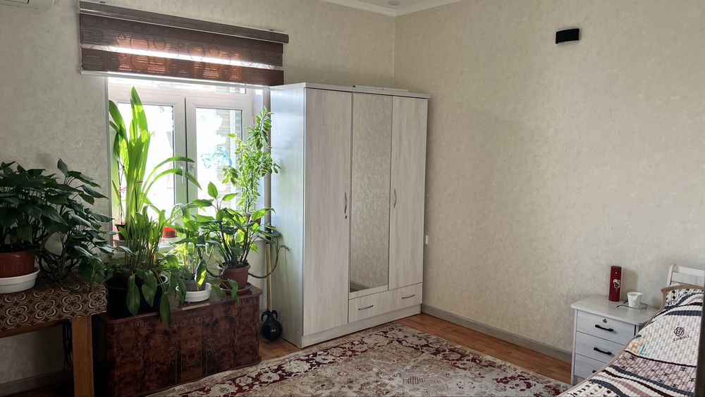 Дом свой продается. 14+2 сотки. 3-х уровневый. 9 комнат. Теплый пол.