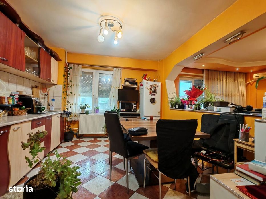 Sofimob Team /Apartament la cheie / 4 Camere Rogerius