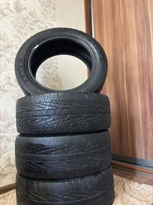 Продам Б/У резину 215/55R17
