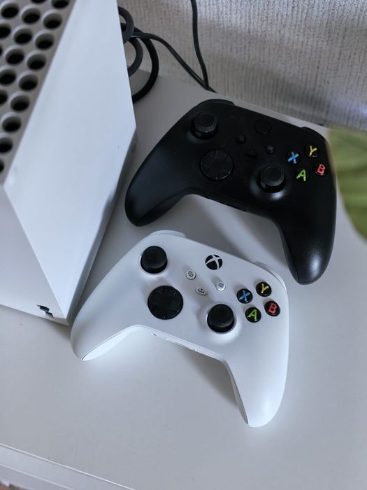 XBOX X с двумя джостиками