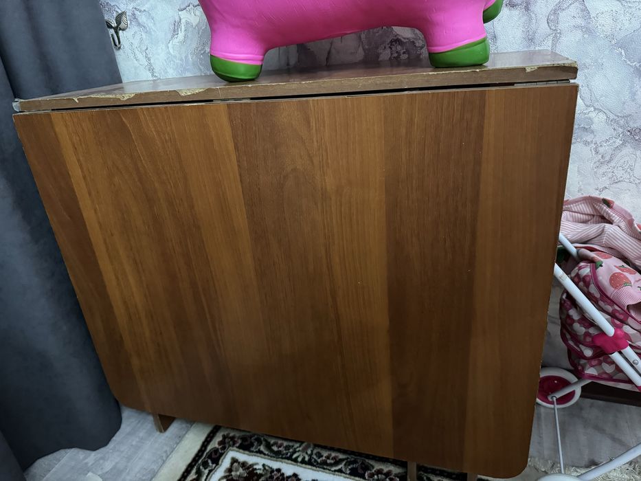 Продаю стол