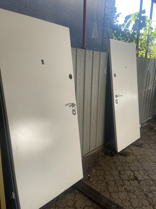 Дверь для кассовой комнаты