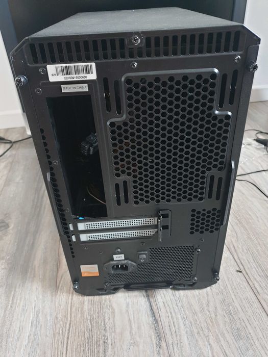 Carcasa Phanteks ENTHOO EVOLV ITX + sursa 700w