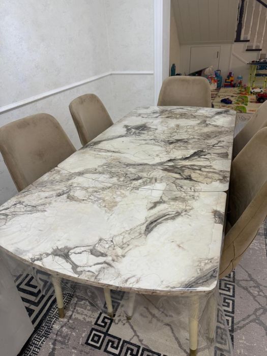 Продам стол и 5 стульев