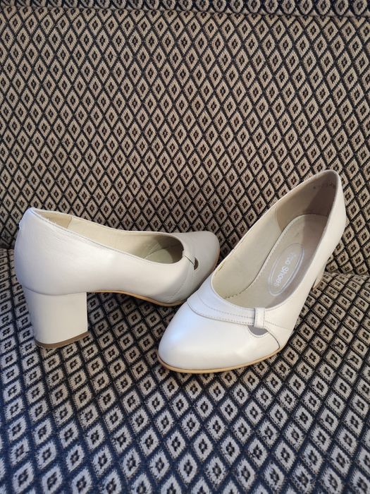 Pantofi din piele marimea 35 - 36
