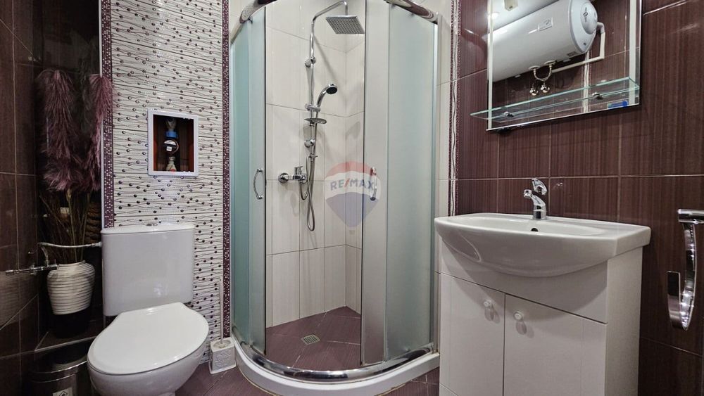 Продава се Тристаен апартамент в Варна, Аспарухово - 93 кв.м за 1914 €/кв.м - Снимка #12