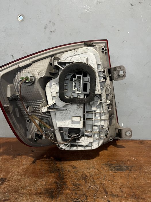 Tripla dreapta Skoda Rapid 2013
