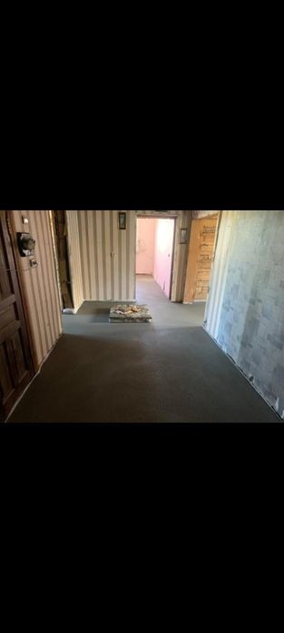 Полусухой стяжка с огрегатом