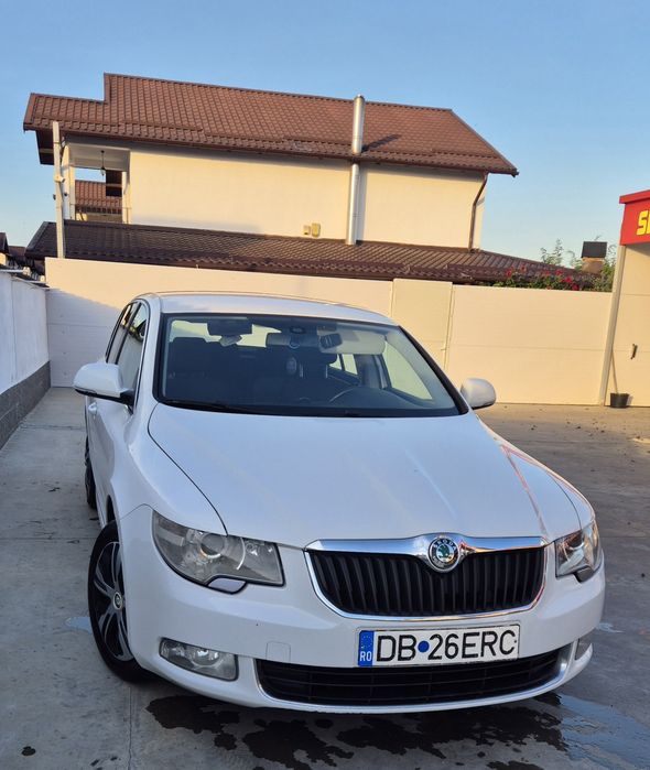 SKODA Superb 2012 — imagine 5
