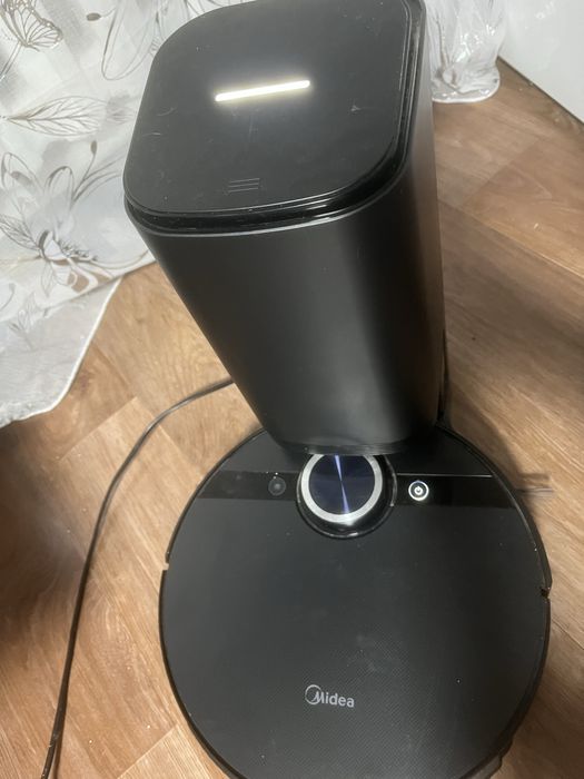 Продам робот пылесос !