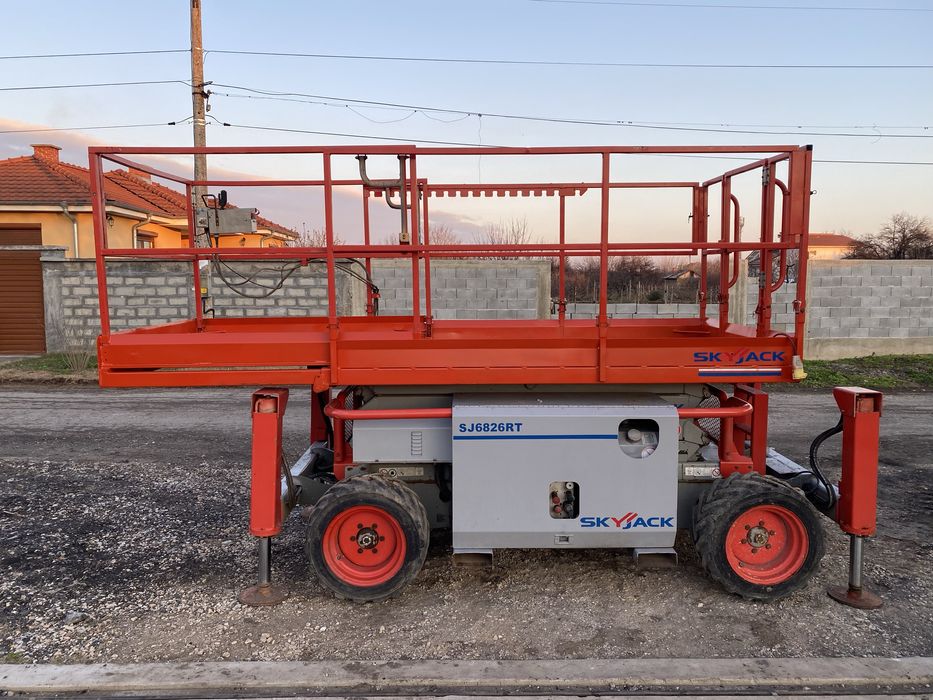 Вишка Ножична SkyJack 6826RT  10 метрова регистирана !!