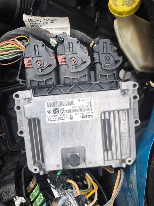 Пежо 207 На части 1,6 бензин БМВ мотора