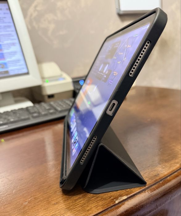 Ipad 10 gen  10.9” LCD