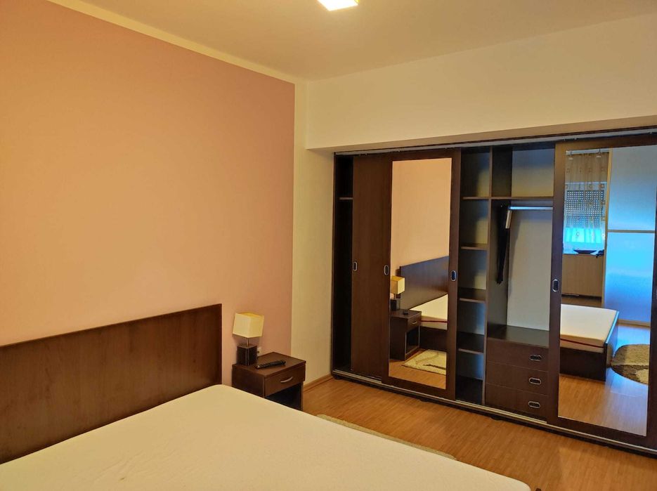 Inchiriez apartament