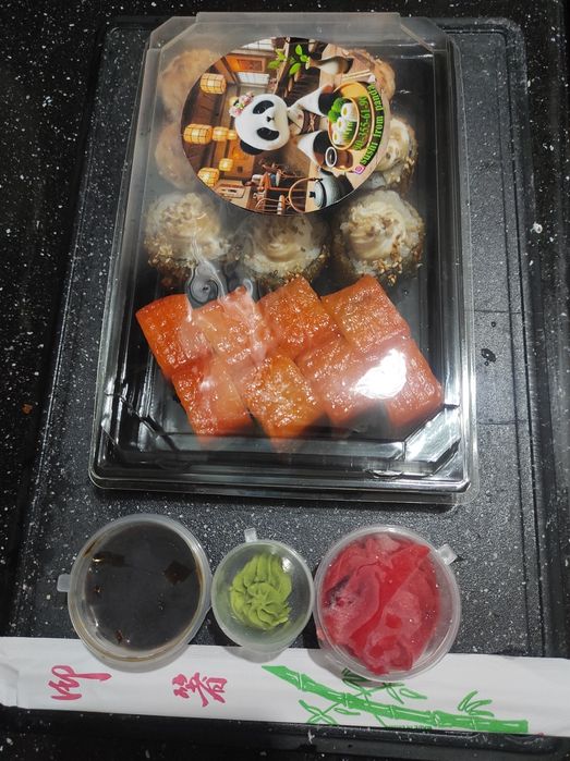 Суши и роллы, принимаем пред заказы со скидкой 20 %на все меню.