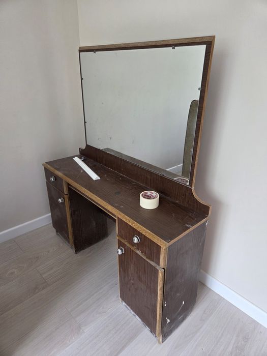 Зеркало, туалетный столик