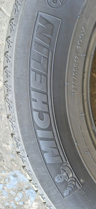 4 anvelope vara Michelin 275/55/17.Pretul este pe bucata.