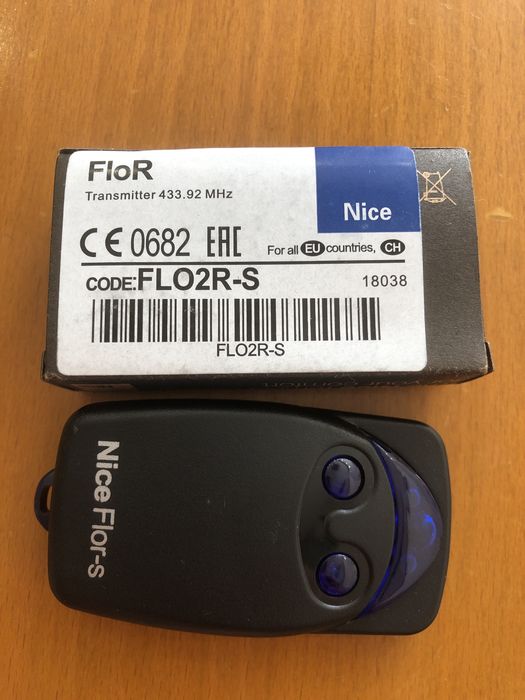 Пульт NICE Flor-s для ворот и шлагбаумов