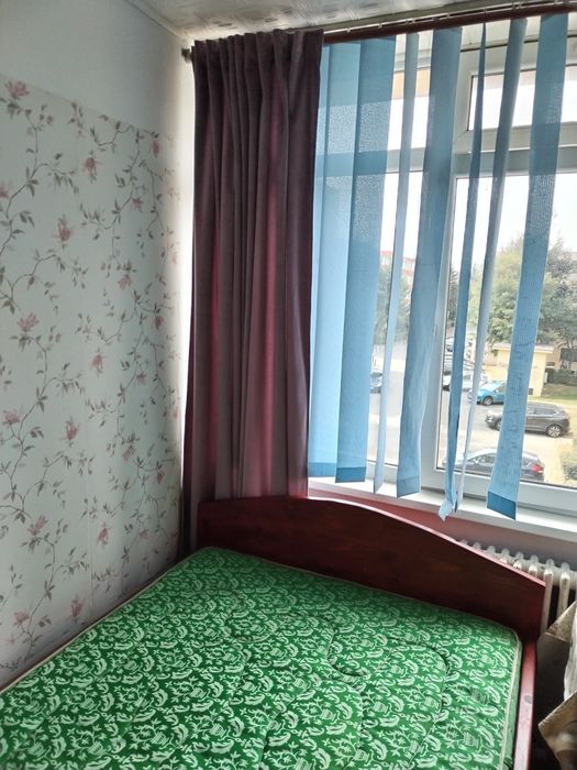 Camera de închiriat
