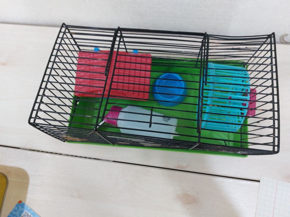 Маленькая клетка для хомяка