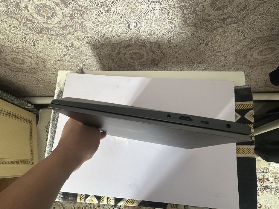 Продается ноутбук Lenova