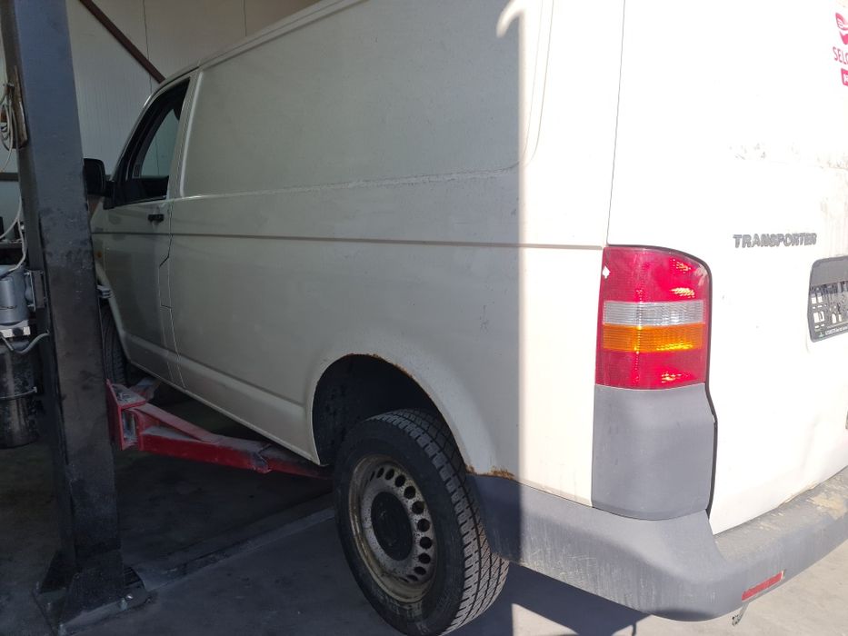 Dezmembrez Vw T5 1.9 Tdi