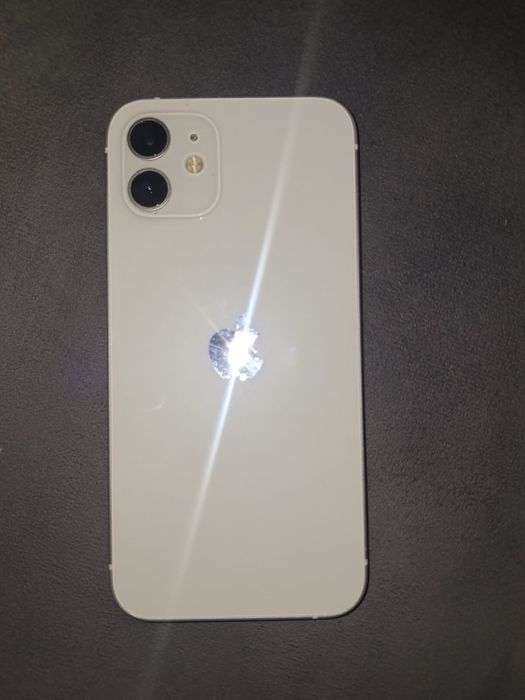 Продам айфон 12