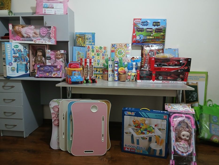 Bolalar uchun o‘yinchoqalar bor