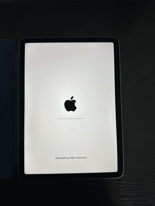 iPad Air 5 256GB перфектно състояние с проблем