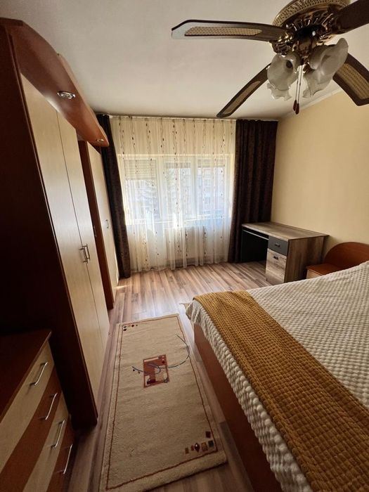 PF închiriez ap 3 camera et 1 zona Decebal,