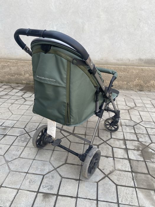 Детская коляска почти новая, отличное состояние