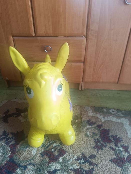 Резиновый, надувной жёлтый ослик