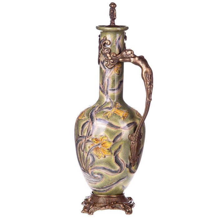 Carafă în manieră Art Nouveau din porțelan cu detalii din bronz