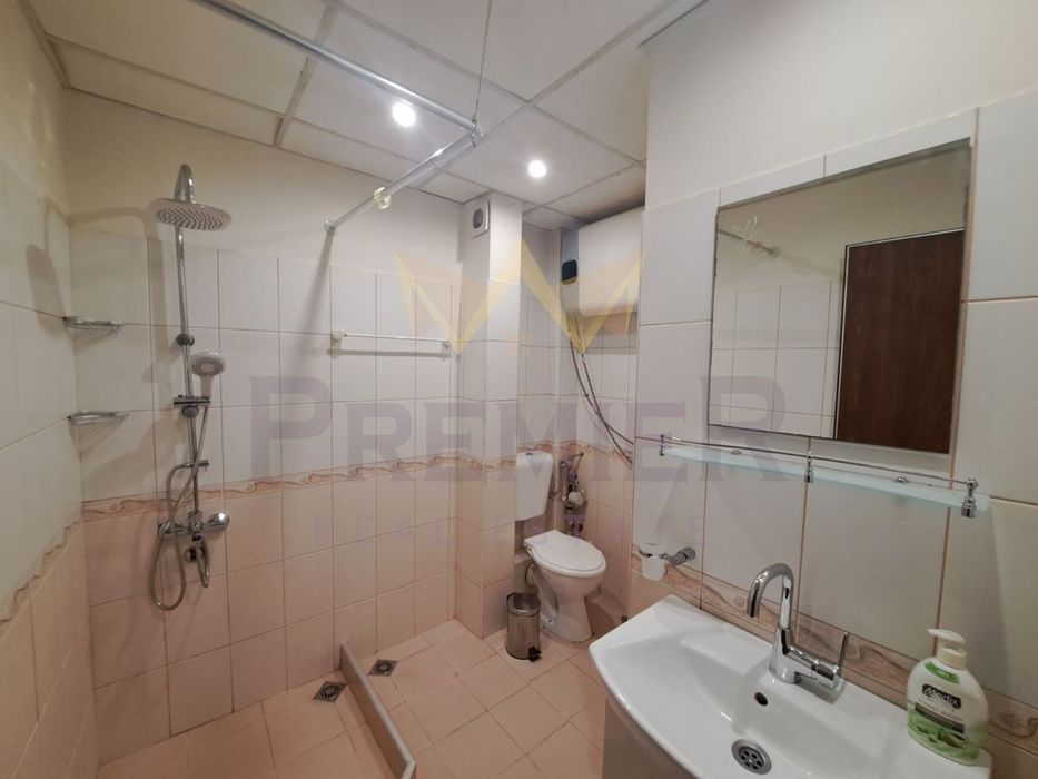 Дава се под наем Двустаен апартамент в Варна, Колхозен пазар - 70 кв.м за 459 € - Снимка #10