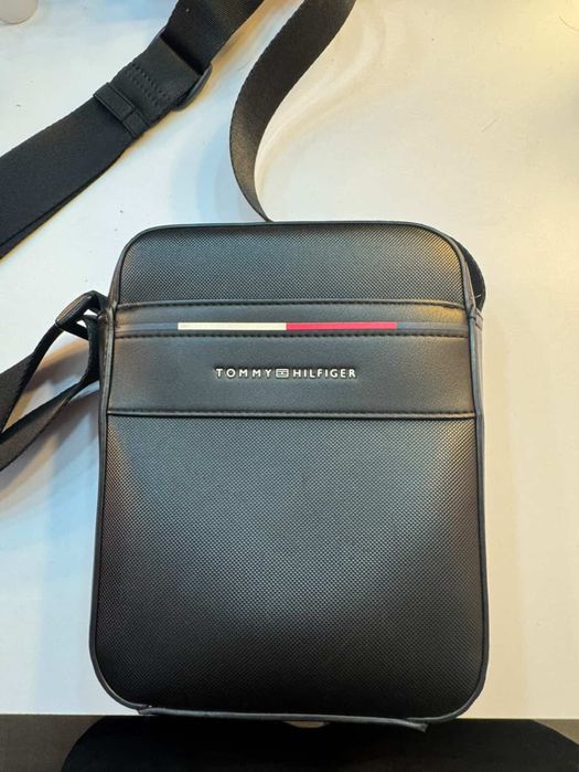 Tommy hilfiger чанта