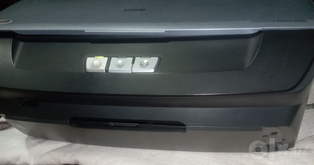 Цветной  принтер  Epson R270 б/у не печатает