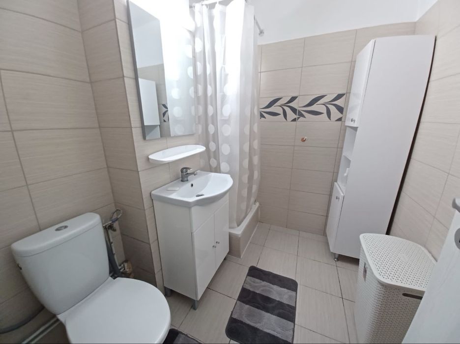 Apartament 3 camere de inchiriat