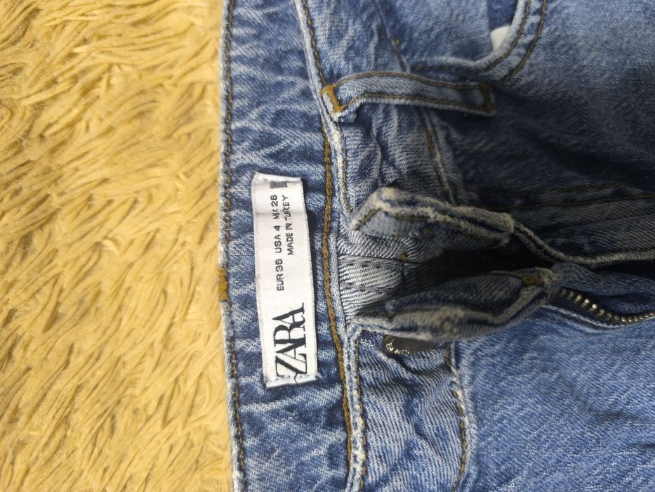 Продам девочковые джинсы