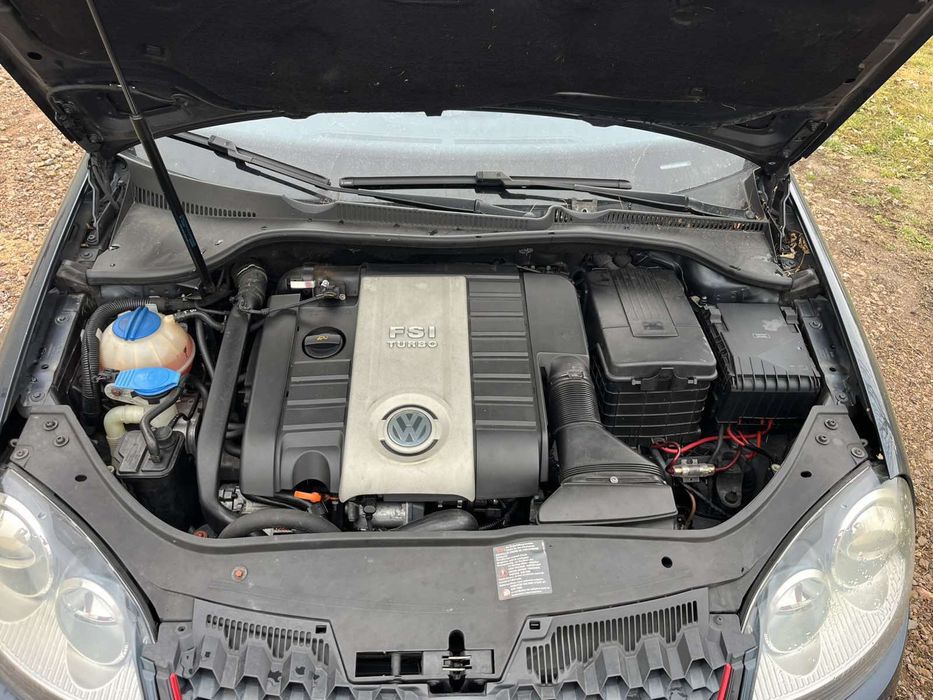 Продавам Голф 5 GTI 2.0 TFSI 200кс. бензин на ЧАСТИ, имам и други коли