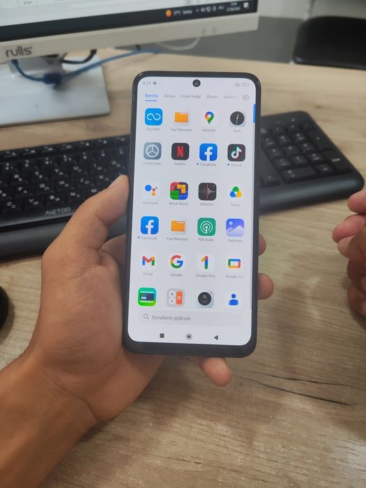 Radmi note 11 bir qoʻl ishlangan