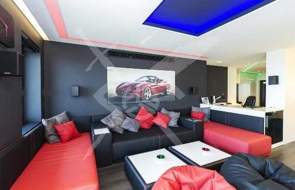 Продава се Тристаен апартамент в Бургас, Лазур - 175 кв.м за 3629 €/кв.м - Снимка #1