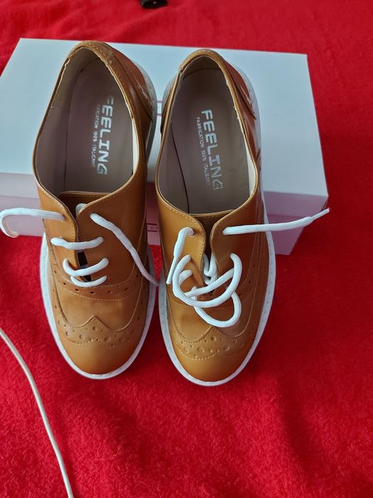 Pantofi dama cu șiret