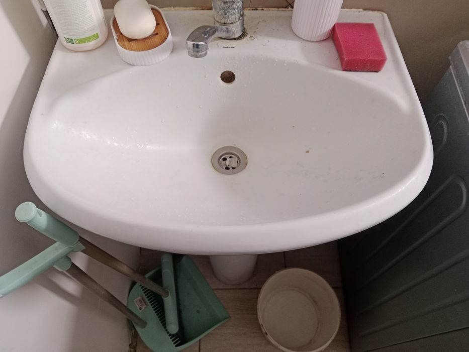 Продам раковину белый