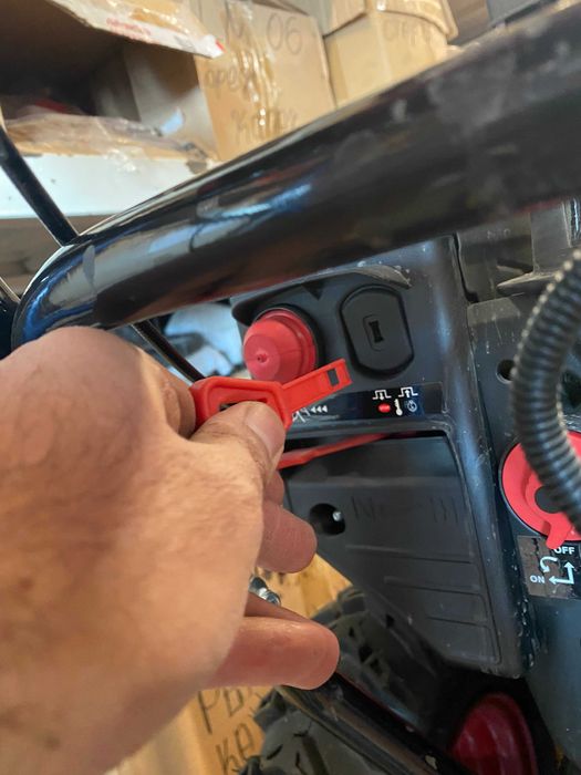 076902	Снегорин бензинов 5.2kW 71сm 5+2 ск. 2LED RD-GST04