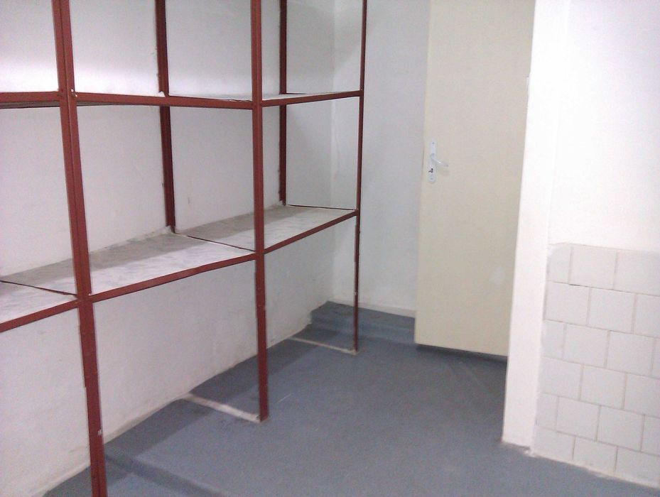 Дава се под наем Магазин в Шумен, Боян Българанов 2 - 52 кв.м за 255 € - Снимка #7