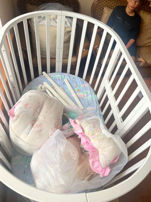 Кроватка детская белая